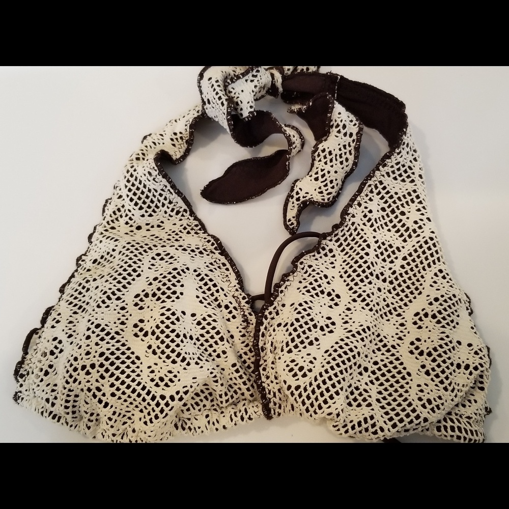 3/$25 brown w/ ivory lace cover ruffed edges